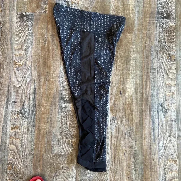 Lululemon  Capris - Picture 2 of 9